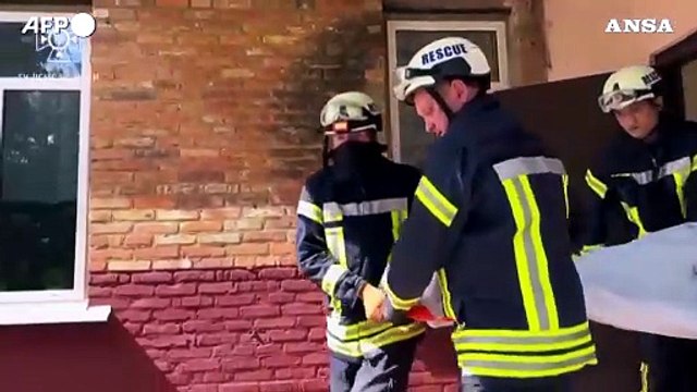 Ucraina, drone russo su una scuola nella regione di Sumy: 4 morti