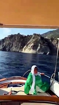 Cinque Terre, La Frana In Mare Ripresa Dai Turisti
