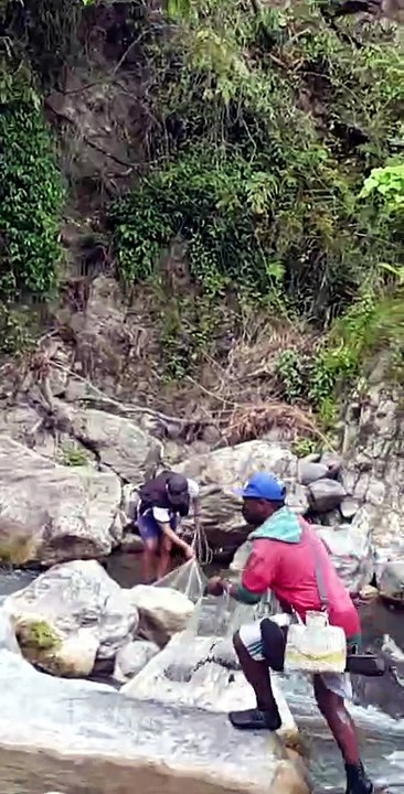 cast net fishing in Nepal |