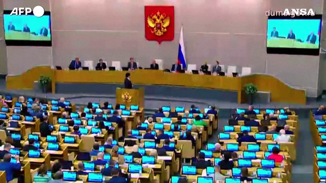 Russia, la Duma approva la legge che vieta gli interventi per il cambio di sesso