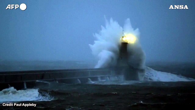 Gran Bretagna, la tempesta Babet porta vento e pioggia