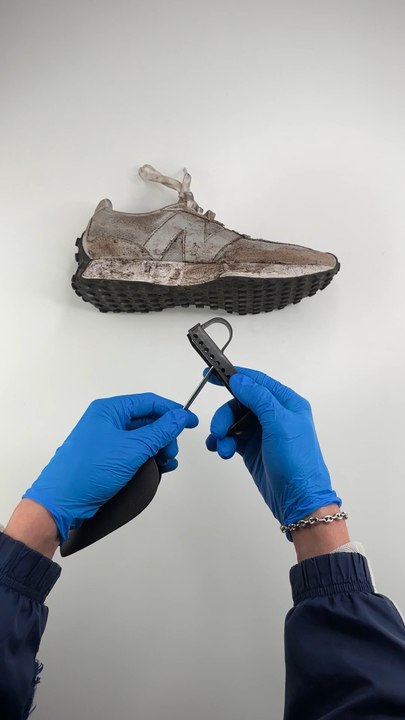 How to Clean New Balance ? #asmr #relaxing #satisfying #cleaning #sneakers #repair #restoration
