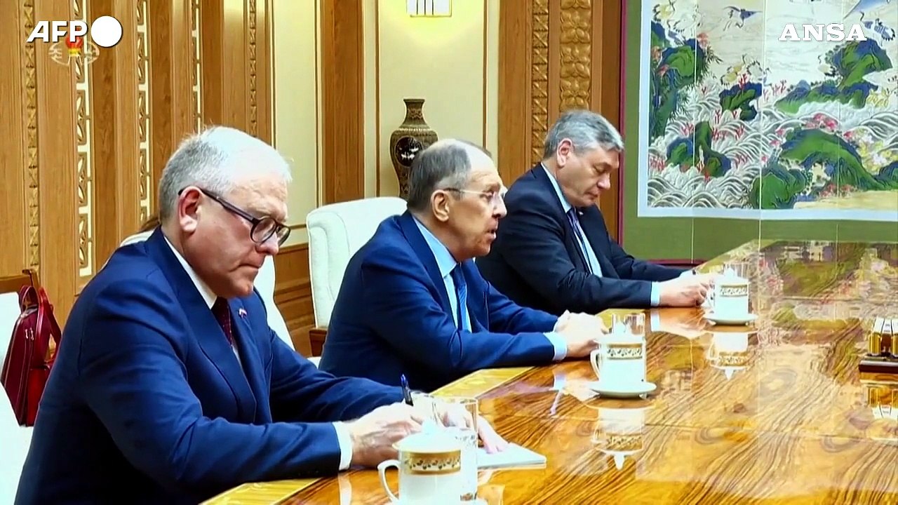 Corea Nord, Kim Jong-un riceve il ministro degli Esteri russo Lavrov