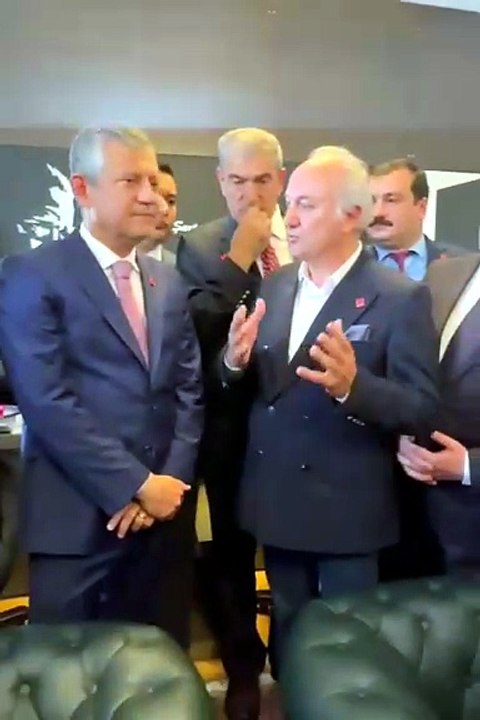 CHP Kocaeli tam kadro Özel’e gitti! “Başkan biraz fazla sarılıyor”