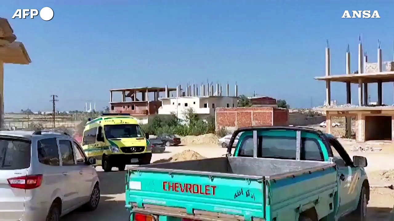 Medio Oriente, in Egitto le prime ambulanze con i feriti da Gaza
