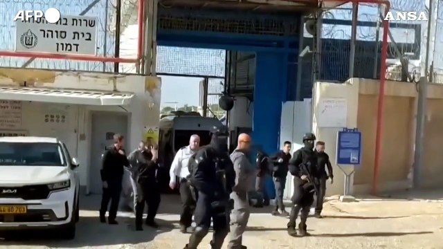 Israele, prigionieri palestinesi vengono trasferiti da prigione di Damon