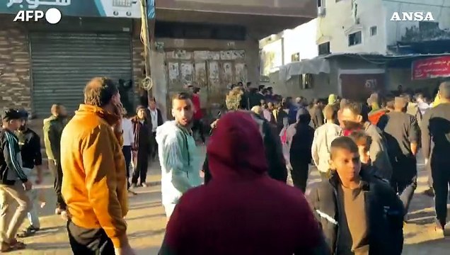 Gaza, raid israeliano colpisce Khan Yunis: edifici in macerie