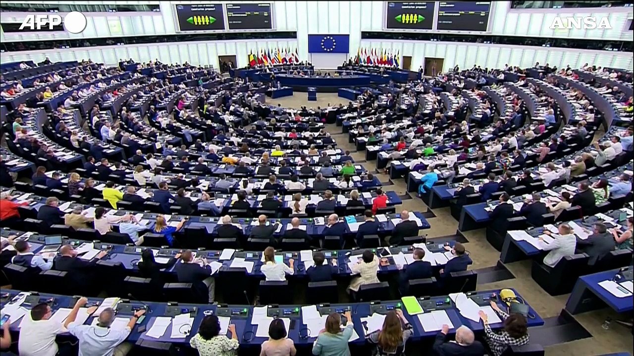 L'Ue non ferma gli aiuti ai palestinesi e "Israele rispetti i diritti"