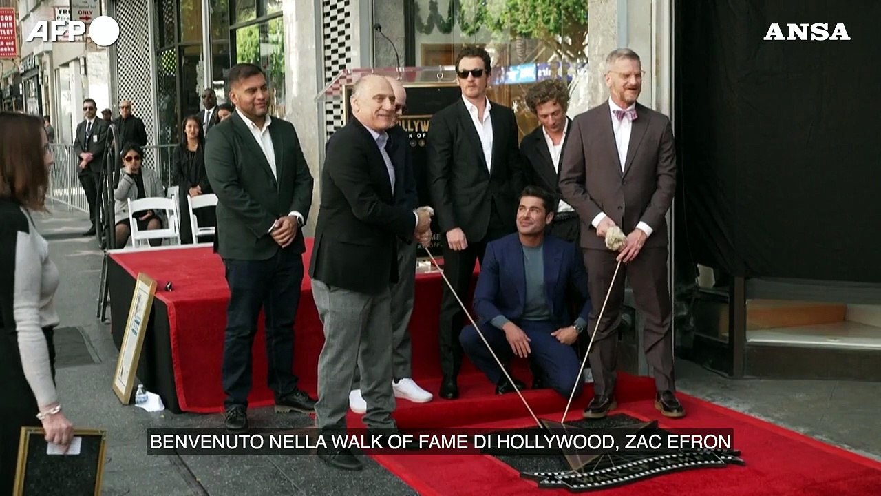 Sulla Hollywood Walk of Fame brilla la stella di Zac Efron