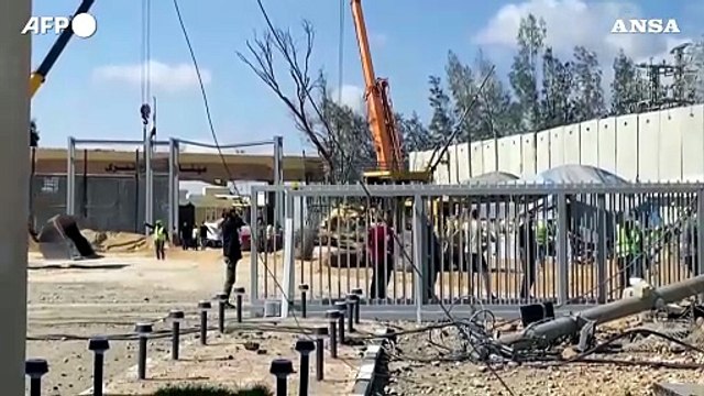 Gaza, i preparativi al valico di Rafah per l'arrivo degli aiuti umanitari