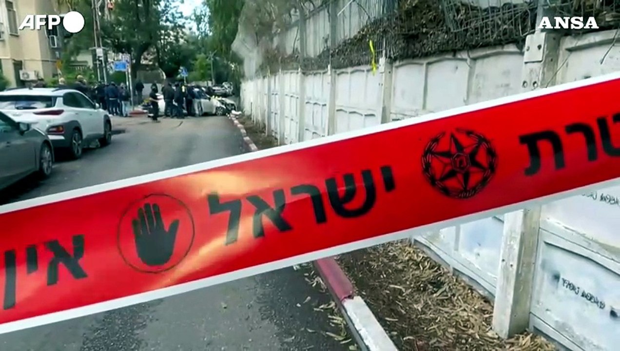 Soldato israeliano travolto da un'auto a Haifa, l'attentatore e' stato ucciso