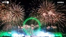 Capodanno, Londra da' il benvenuto al 2024 con un grande spettacolo pirotecnico