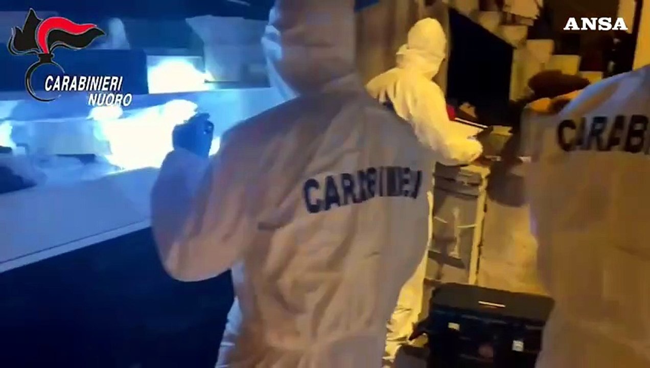 Spacca una sedia in testa al padre, arrestato un 36enne di Torpe'