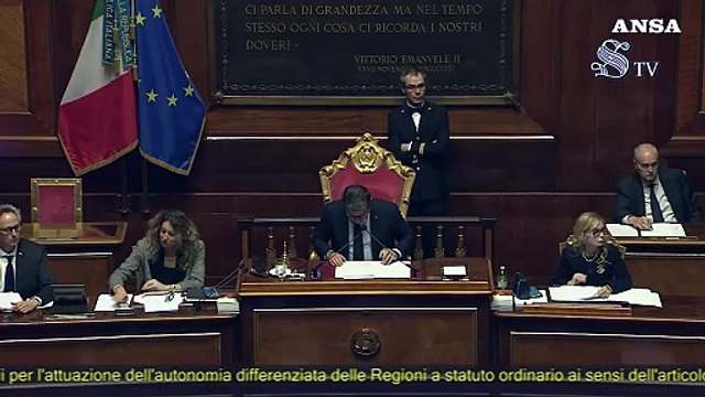 Autonomia, opposizione intona Inno di Mameli durante la votazione in Senato