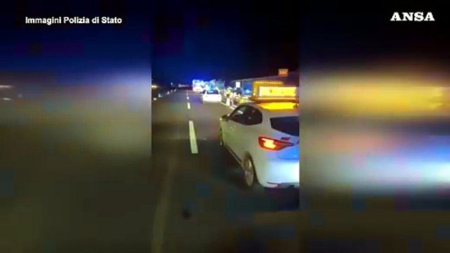 Pullman coinvolto in incidente sulla A1, morto un passeggero di 19 anni