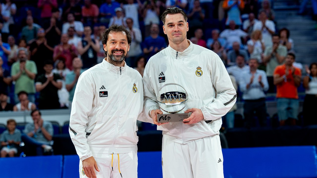 Bonito homenaje a Hezonja, MVP de la Liga Endesa, antes del Real Madrid - La Laguna Tenerife 