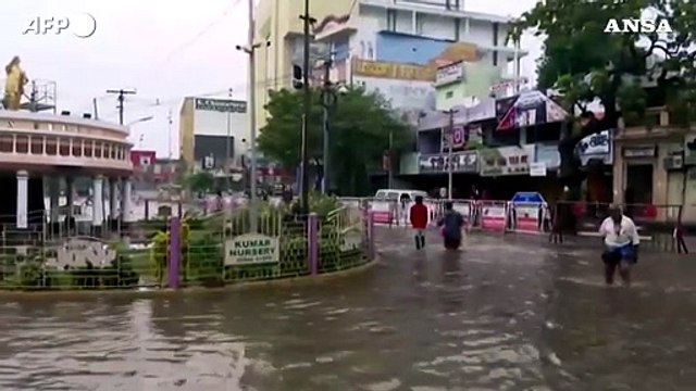 India, almeno 10 vittime a causa delle inondazioni