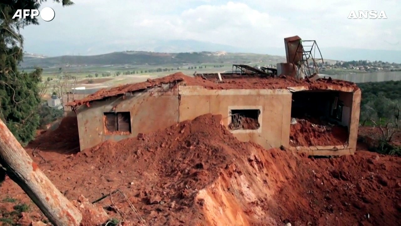 Libano, crateri a Kfar Kila dopo gli attacchi israeliani