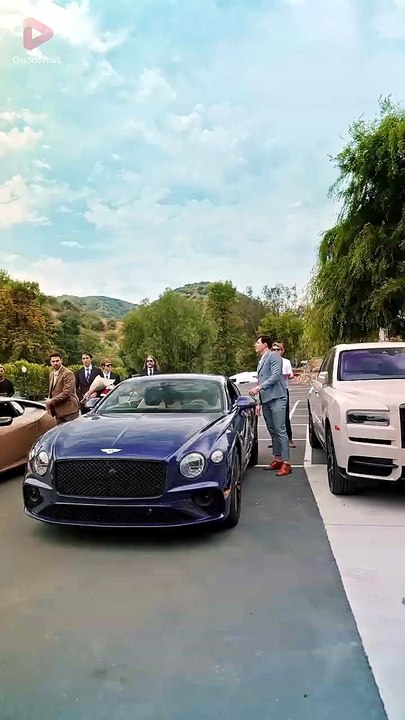 The Queen Strikes Back with Three Tycoons