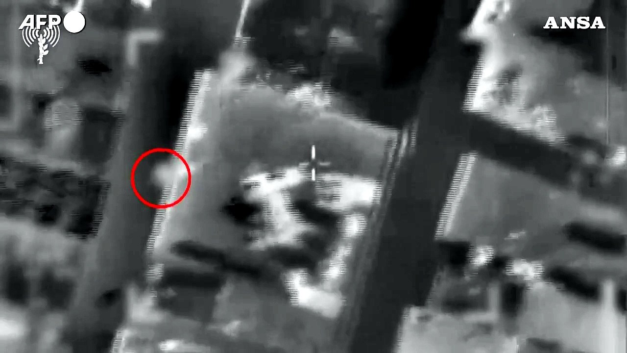Gaza, l'Esercito israeliano colpisce obiettivi di Hamas