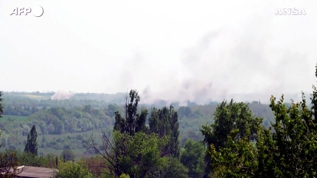 Attacco russo all'Ucraina orientale, fumo ed esplosioni