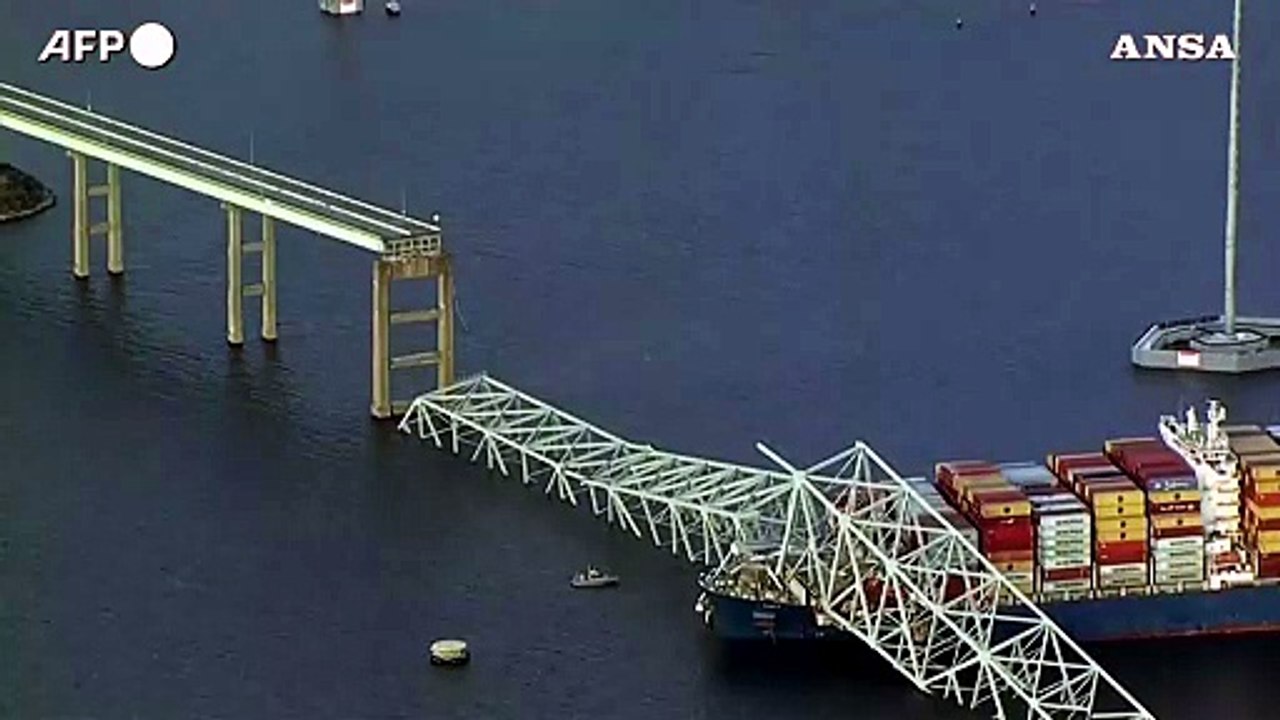 Baltimora, il ponte crollato dopo l'impatto con la nave cargo visto dall'alto