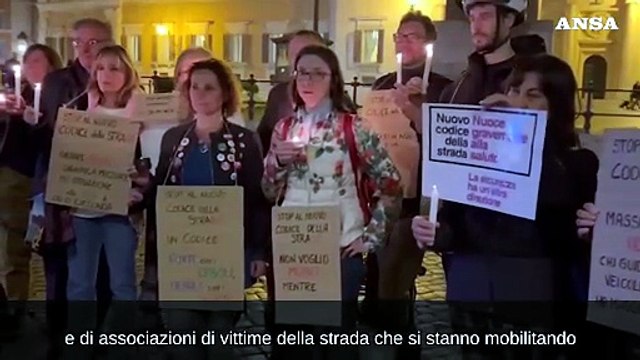 Roma, flash-mob contro il nuovo Codice della strada