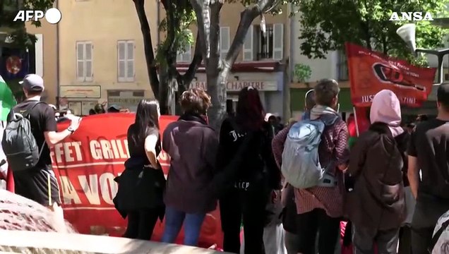 Marsiglia, un migliaio di contestatori per l'arrivo della fiaccola olimpica