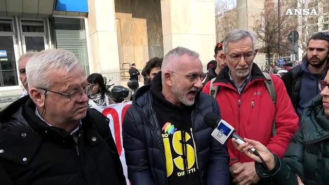 Milano, manifestanti pro Palestina davanti sede Rai: Continuano a negarci piazza Duomo