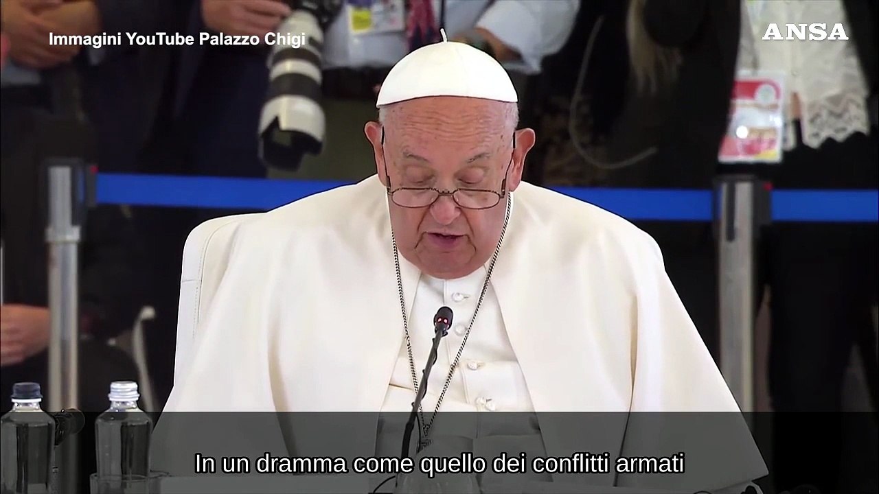 Il Papa: "Nessuna macchina deve poter togliere la vita umana"