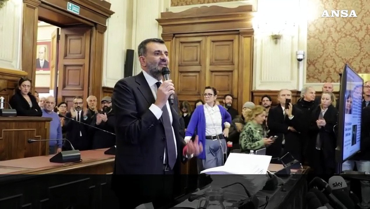 Bari, Decaro: "Se ci sono sospetti sul Comune rinuncio alla scorta"