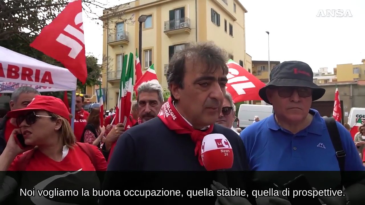 Ponte sullo Stretto, manifestazione a Villa San Giovanni: "Opera inutile"