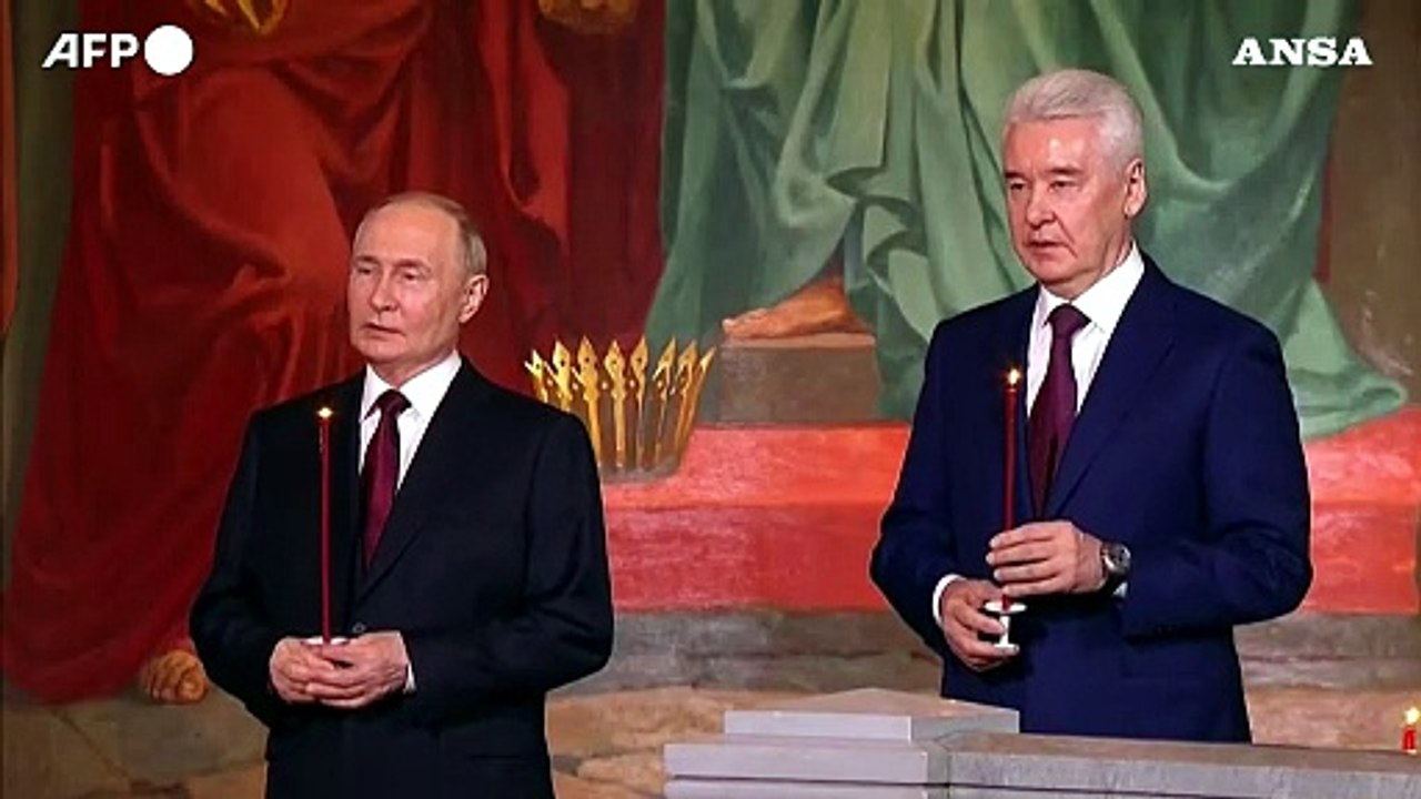 Russia, Putin partecipa alla funzione per la Pasqua ortodossa