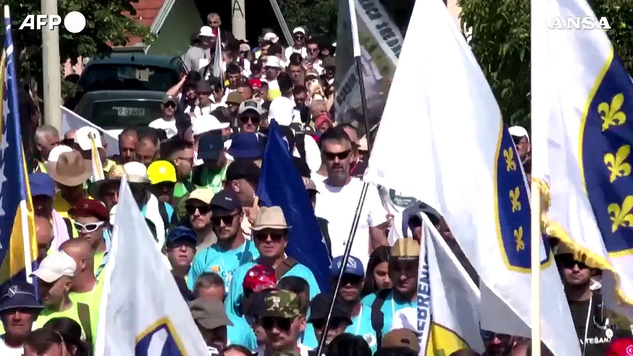 Bosnia, la marcia per ricordare le vittime del genocidio di Srebrenica