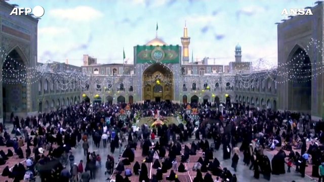 Raisi, gli iraniani in lutto nella sua citta' natale di Mashhad