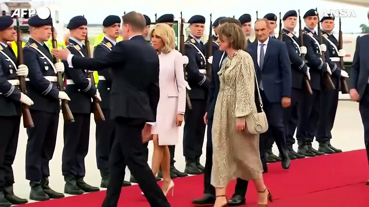 Macron arrivato a Berlino per la visita in Germania