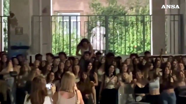 Maturita', al liceo Giulio Cesare di Roma la Notte prima degli esami