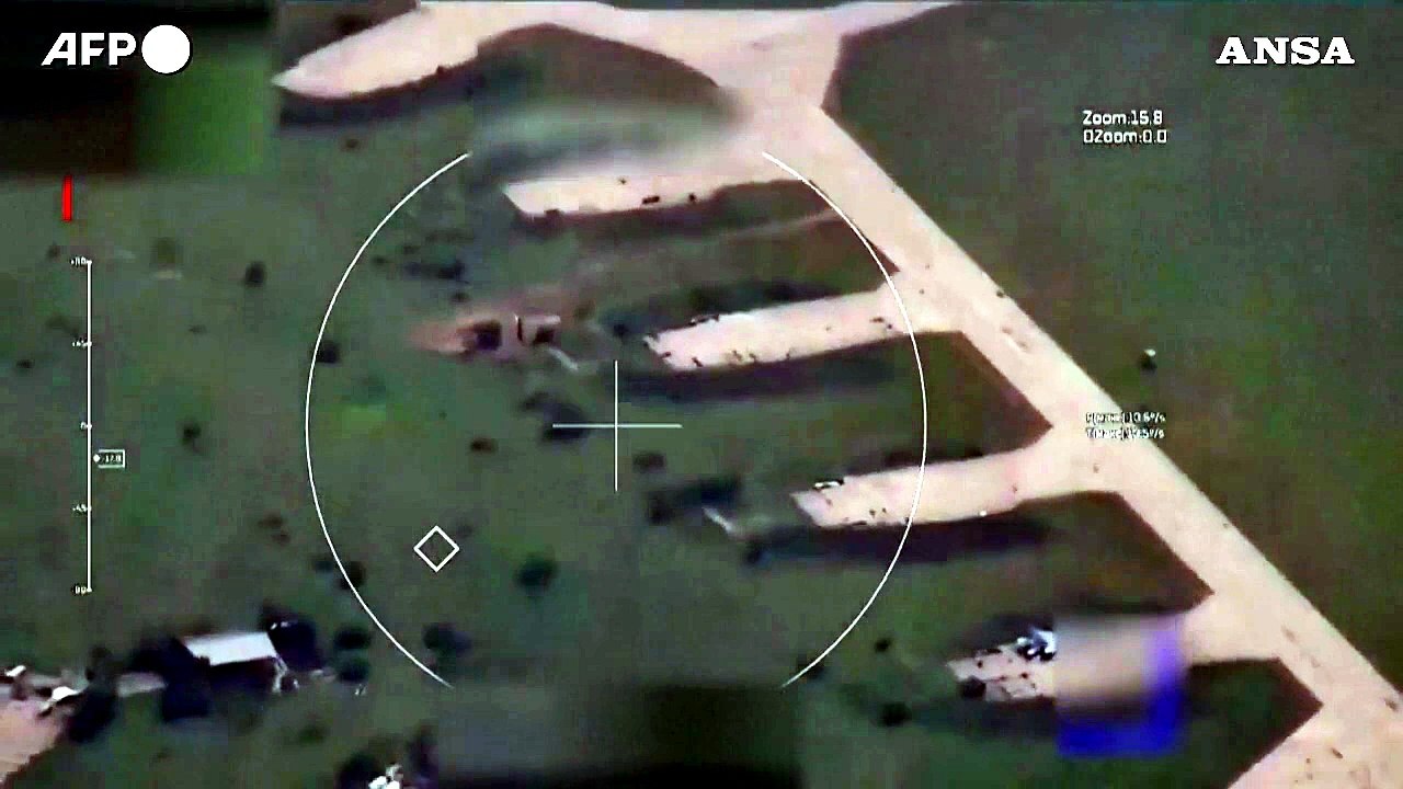 Guerra Ucraina, cinque aerei militari di Kiev distrutti in raid russo
