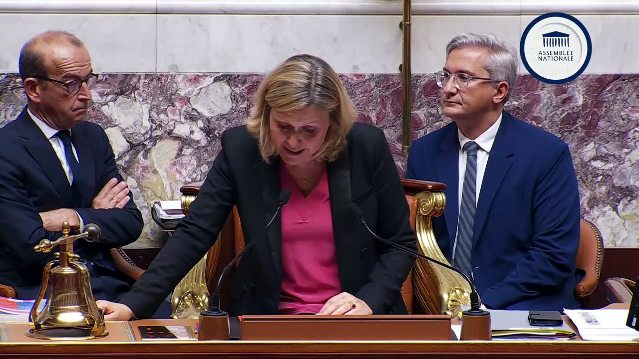1ère séance : Questions au gouvernement ; Urgence pour la protection et la souveraineté agricoles (vote solennel) ; Protocole d'accord relatif à l'assurance chômage (vote solennel) ; Indemnisation des victimes du chlordécone - Mardi 2 juin 2026