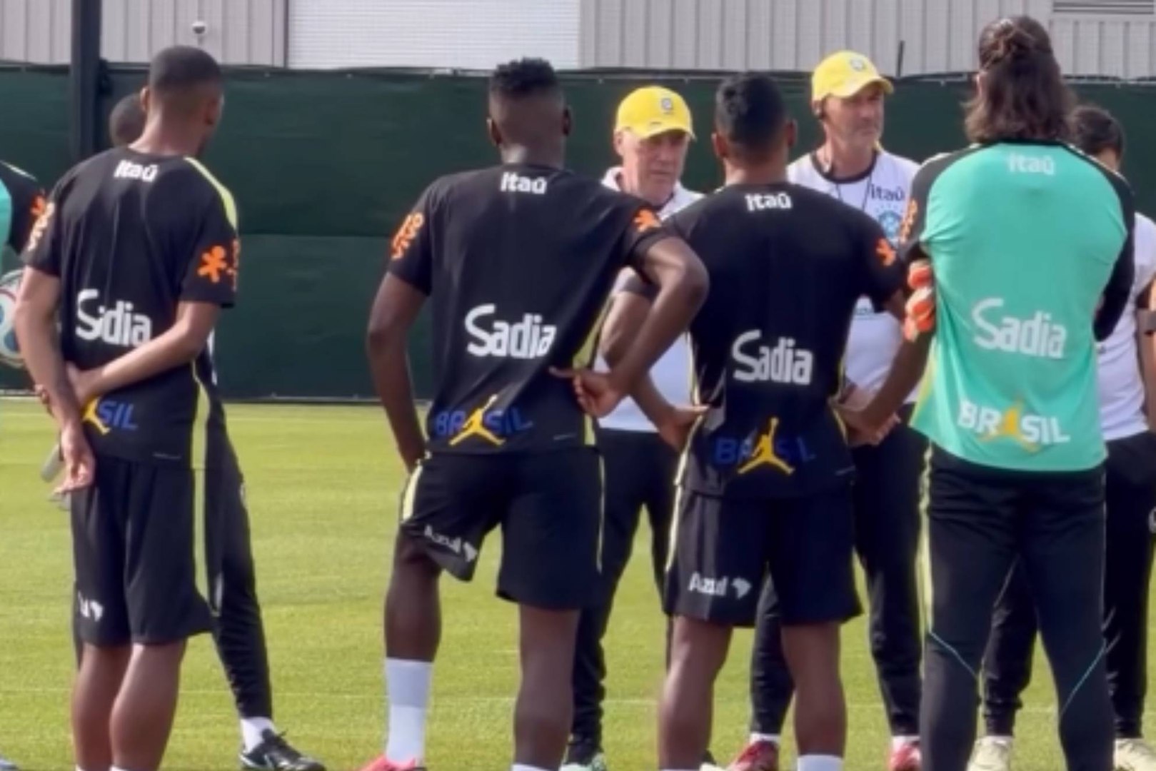 Primer entrenamiento de Brasil en Estados Unidos y primera charla de Ancelotti