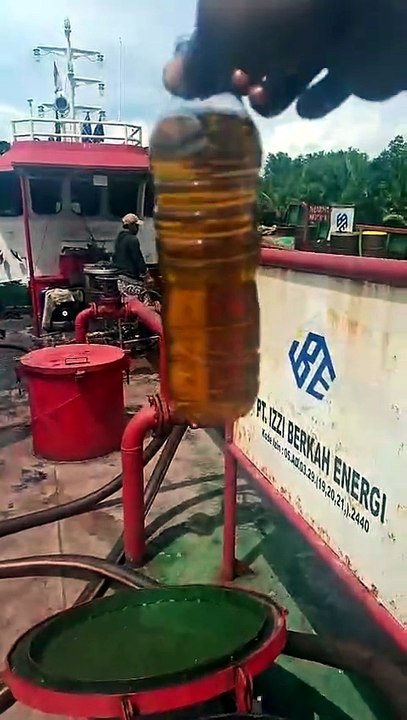 Industrial Operations : Fuel Testing at a Mining Port in Kalimantan, Indonesia