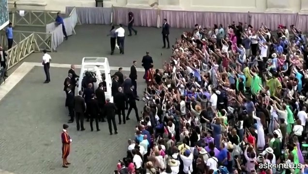 Protesta contro la corrida della Peta all'udienza di Papa Leone XIV