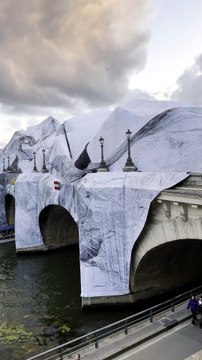 La Caverne du Pont-Neuf de JR endommagée par les intempéries