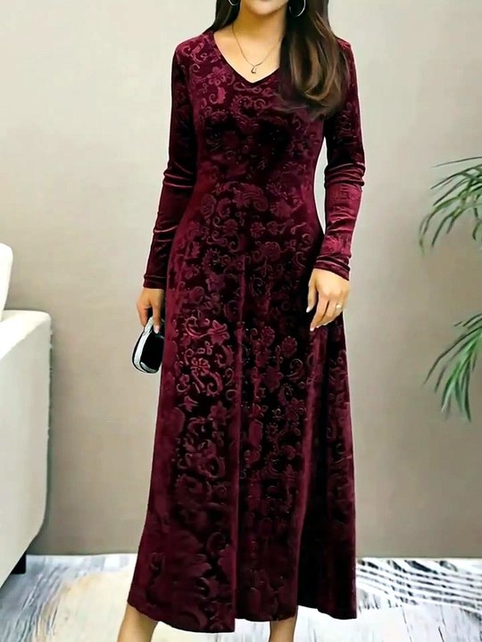 Effortless elegance in burgundy velvet 😍