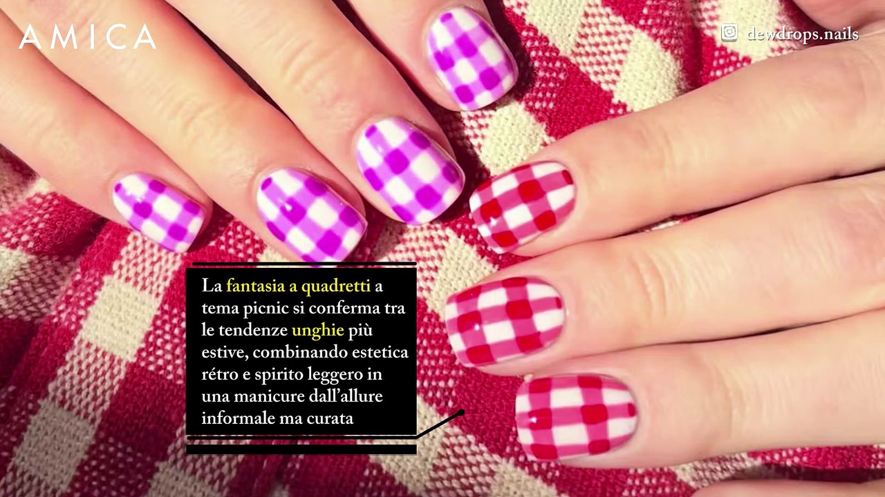 Unghie a quadretti: la manicure ispirata ai picnic estivi