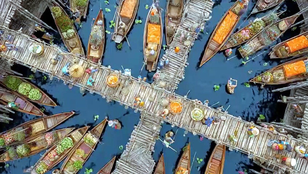 Surreal AI Film  A Very Unusual Town - The Floating Town That Never Hurried (HD)