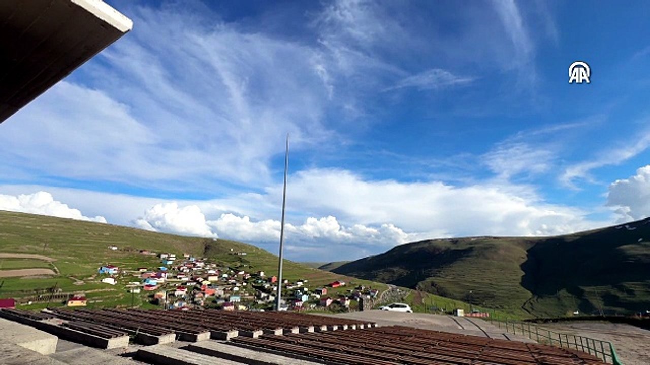 Ardahan'daki "Atatürk silüeti" bu yıl da oluşmaya başladı