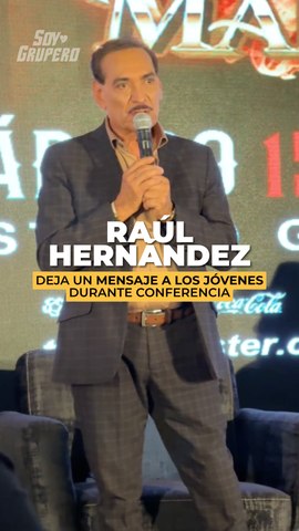 Raúl Hernández deja un mensaje a los jóvenes durante conferencia