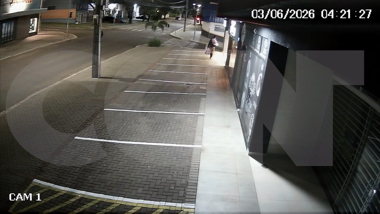 Em Cascavel, tem ladrão agindo com tranquilidade por mais de 1 hora sem ninguém perceber