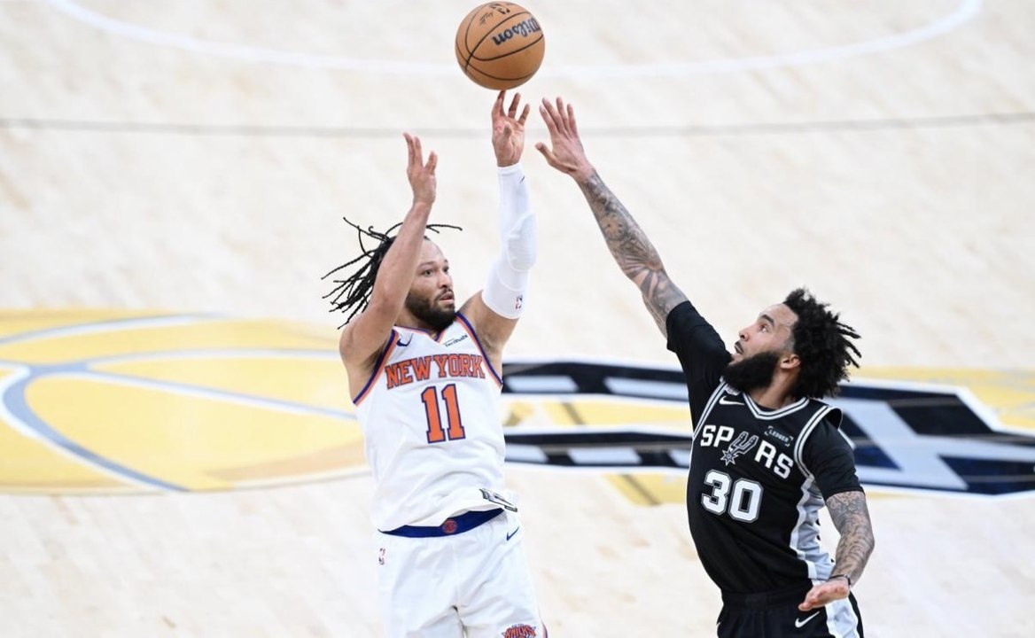 🔥Brunson a puni les Spurs au pire moment